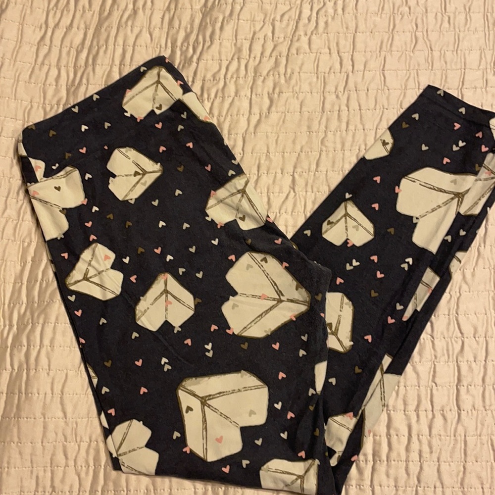 Valentine theme lularoe leggings